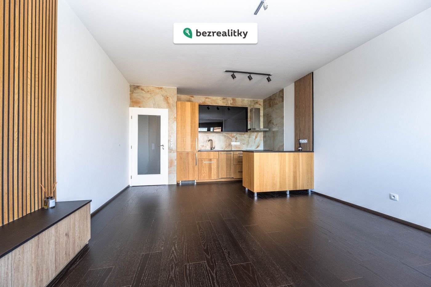 1774015748-jxprrcqvui-mh7-9473