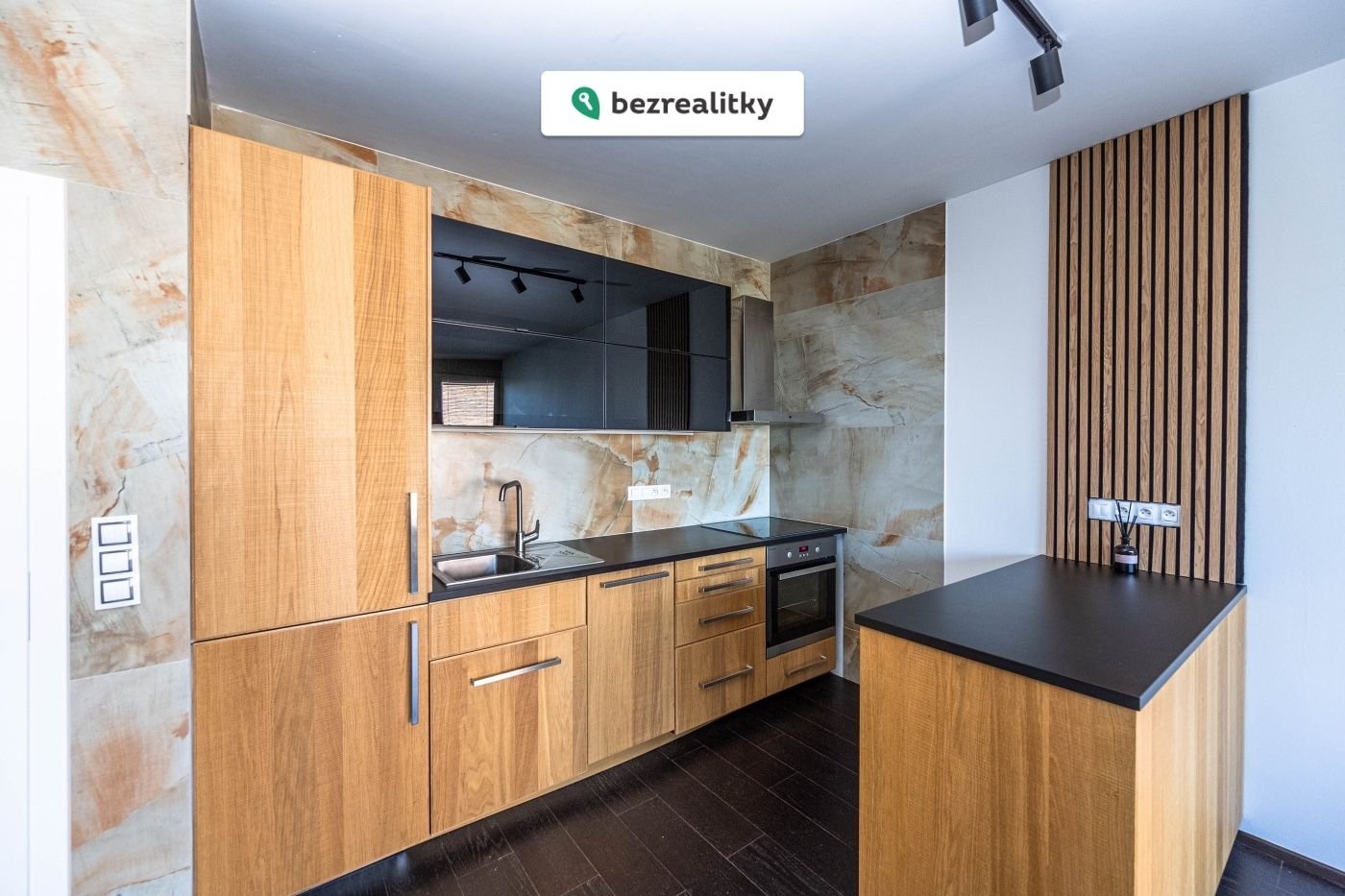 1774015749-vfaffskltn-mh7-9474