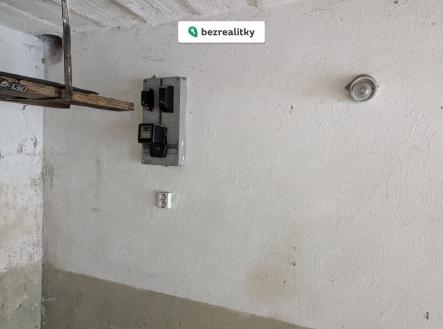 1774783075-zqpaywooom-pxl-20241031-113617595 | Prodej - malý objekt/garáž