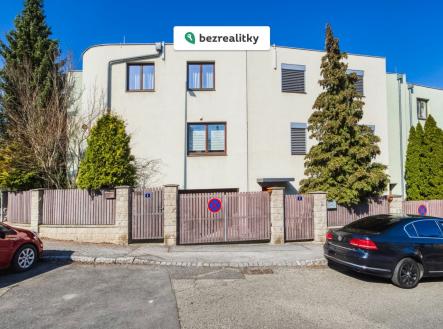 1775068466-yhadxruecn-01 | Prodej bytu, 5+1, 190 m²