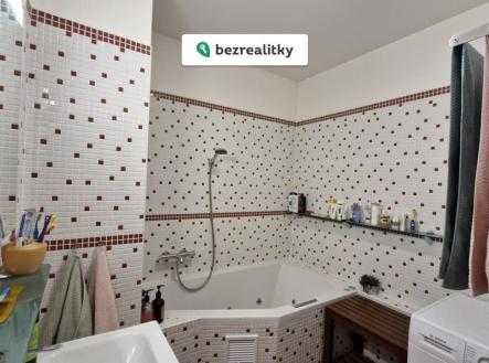 1776078135-bcjugklfxs-koupelna | Prodej bytu, 3+kk, 82 m²