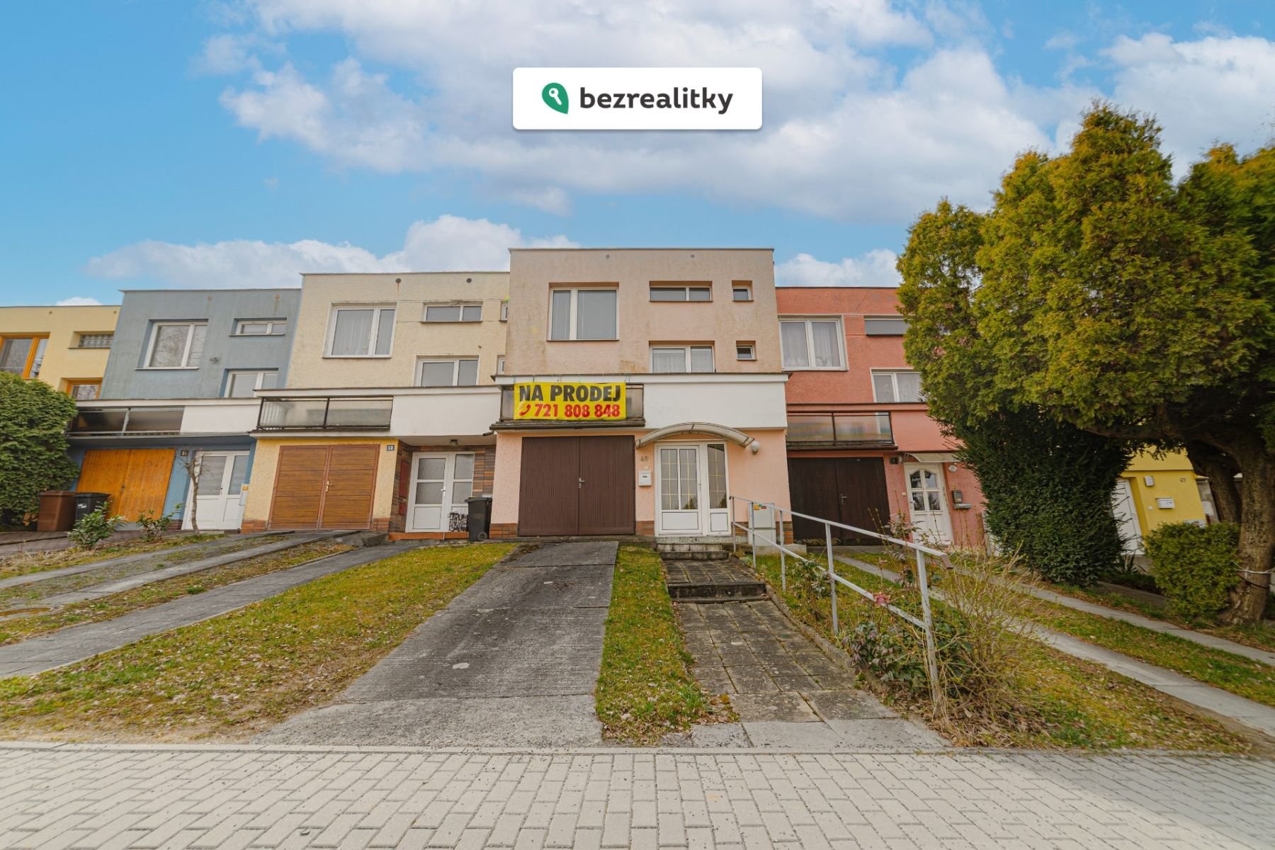 1776252660-hqumrdohgz-pohled-z-ulice