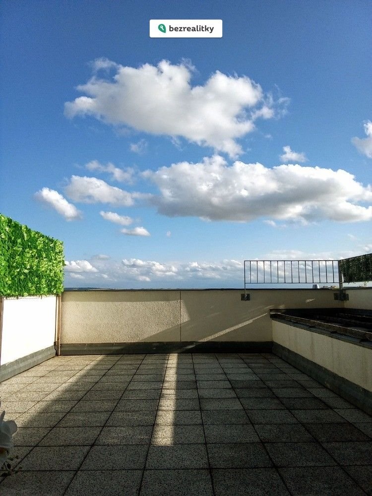 1775370535-vlpmyykvgm-img-20250718-183410-7e2-281-29