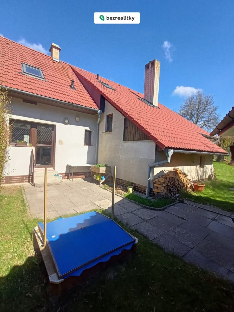 1776627190-wdyhftratk-dvorek-dum-j-pohled