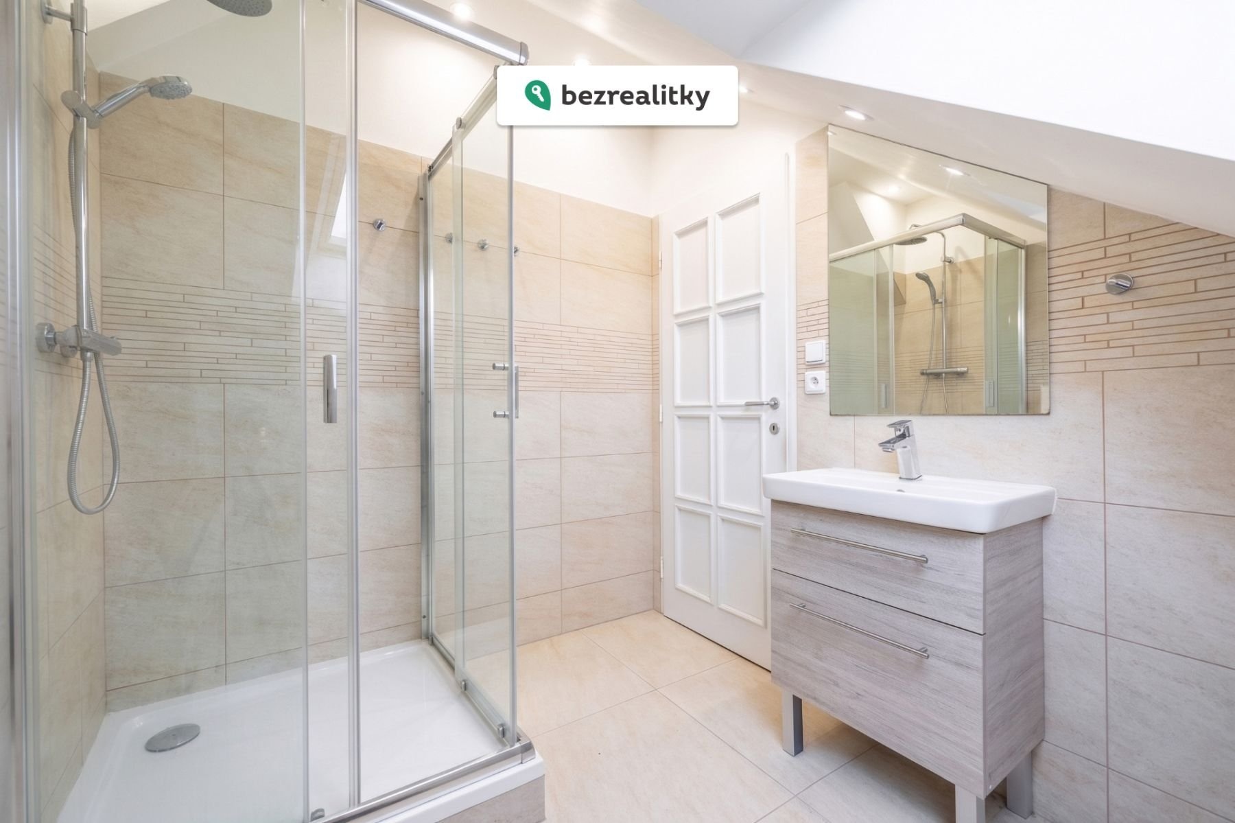 1776752928-kbveemqtpr-8y7a0777-hdr2