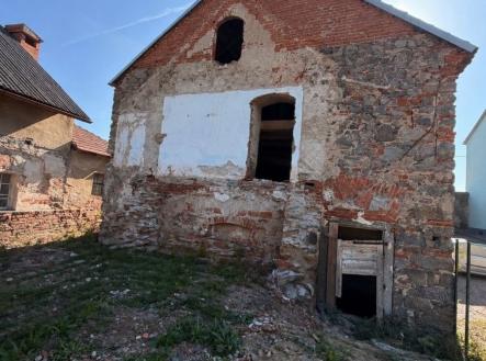 1777109695-sgtaorshrf-stodola-predni-pohled | Prodej - pozemek pro bydlení, 213 m²