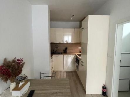 1776767354-bkeprsbjmt-byt-hustope-c4-8de-2 | Prodej bytu, 2+kk, 49 m²