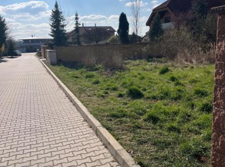1777982550-qhytutwssg-6504703e-9d66-48b9-ba1c-38d551eca89b | Prodej - pozemek pro bydlení, 805 m²