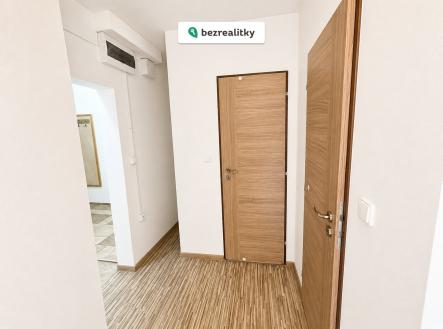 1778001622-rpgatixetp-chodba | Prodej bytu, 2+kk, 49 m²