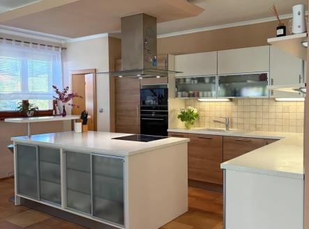 1778594016-ghjrxrkrrz-4 | Prodej - dům/vila, 547 m²