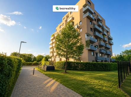 1779012512-uwcwkwhzat-chatgpt-image-may-17-2c-2026-2c-10-43-51-am | Prodej bytu, 3+kk, 98 m²