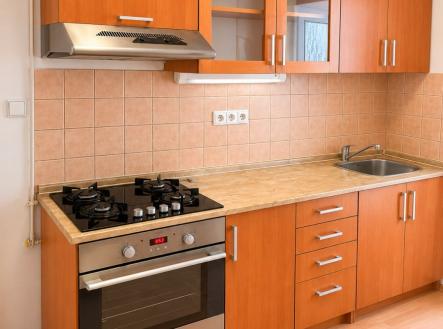 1779369631-hxdocuzyqu-chatgpt-image-21-5-2026-10-58-23 | Prodej bytu, 1+kk, 35 m²