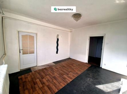 1779700370-hkmtxllxrs-pokoj | Prodej - dům/vila, 140 m²