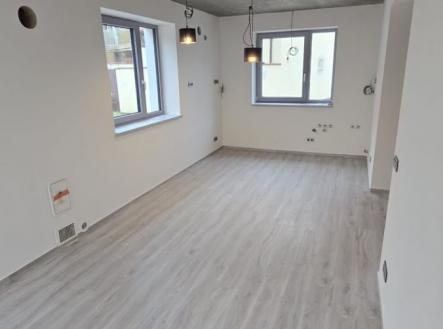 1780592346-jynzoxldwi-cb1cfa66-1f2c-43af-99a6-494c30dc541e | Prodej - dům/vila, 90 m²