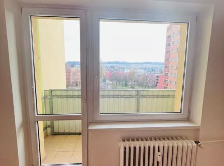1780855478-lwsyqskhpa-ob-c3-bdv-c3-a1k-sm-c4-9brem-na-balkon | Prodej bytu, 2+1, 56 m²
