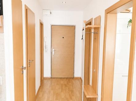 1780427550-foczseosup-chodba-1 | Prodej bytu, 3+1, 74 m²