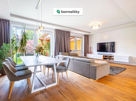 1781699683-jnvirppriq-obyvaci-pokoj-1 | Prodej - dům/vila, 247 m²
