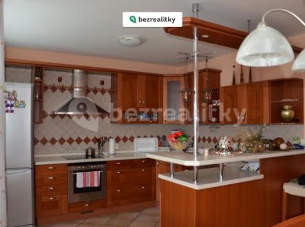1781950616-wthmiwmaad-sni-cc-81mek-obrazovky-2026-06-20-v-c2-a012-13-05 | Prodej - dům/vila, 180 m²