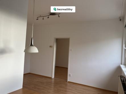 1781962430-qxdiajlkib-pokoj-lozniceb | Prodej bytu, 2+kk, 48 m²