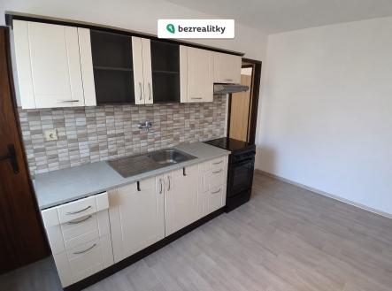 1783111217-qhbsbnuvtx-kuchyn-c4-9b | Prodej bytu, 2+1, 66 m²