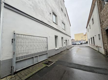 Pronájem - kanceláře, 199 m²