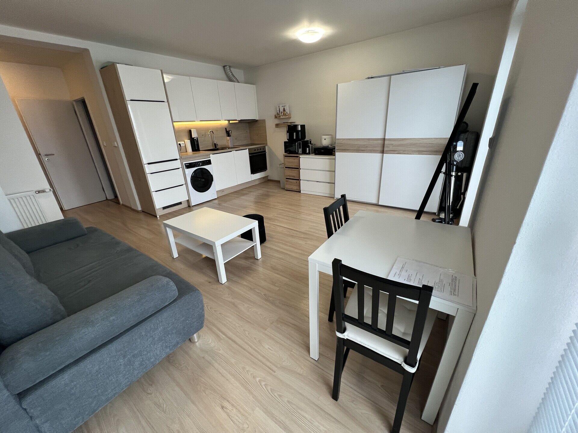 Pronájem krásného bytu 1kk se sklepem, terasou a s dobrou dostupností do centra města