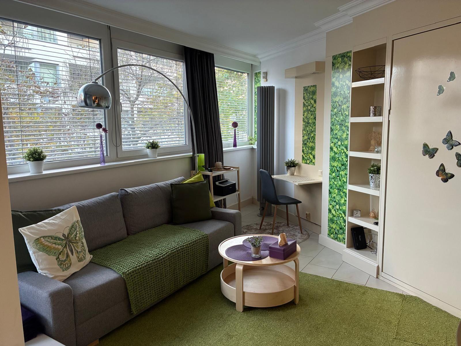 Pronájem plně vybaveného bytu 1kk s balkonem a garážovým parkováním na ulici Kopečná