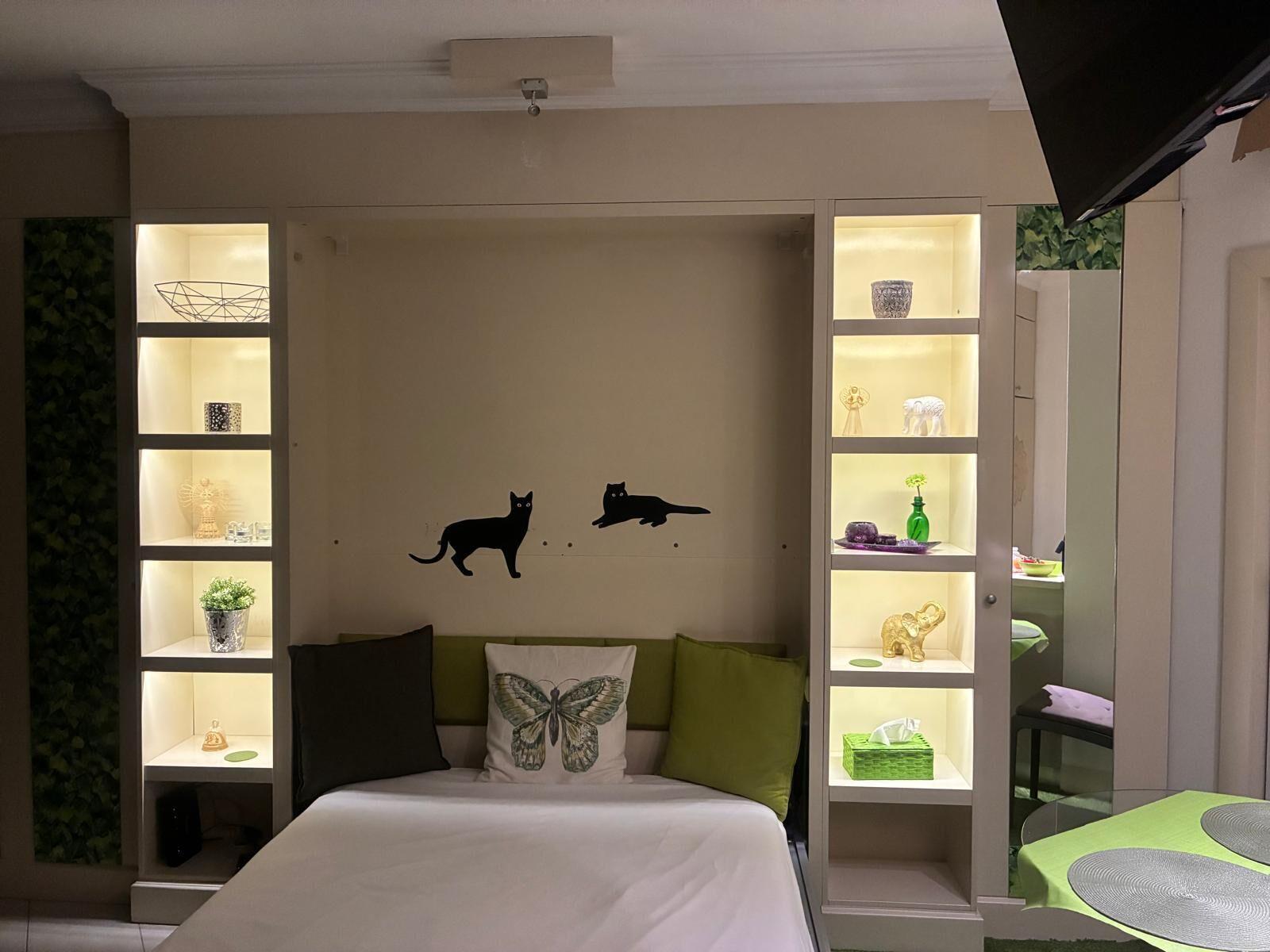 Pronájem plně vybaveného bytu 1kk s balkonem a garážovým parkováním na ulici Kopečná