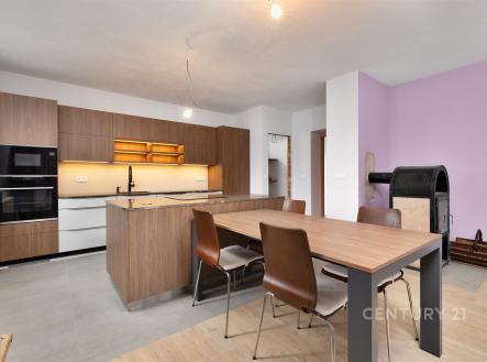 . | Prodej - dům/vila, 232 m²