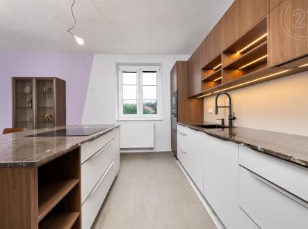 . | Prodej - dům/vila, 232 m²