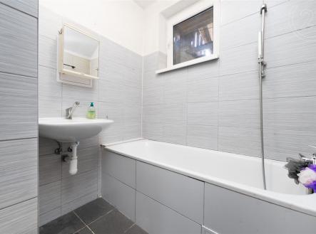 . | Prodej - dům/vila, 230 m²