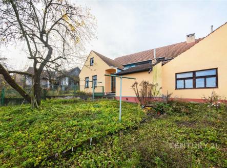 . | Prodej - dům/vila, 200 m²