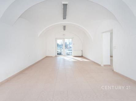. | Prodej - obchodní prostor, 81 m²