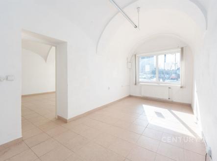 . | Prodej - obchodní prostor, 81 m²