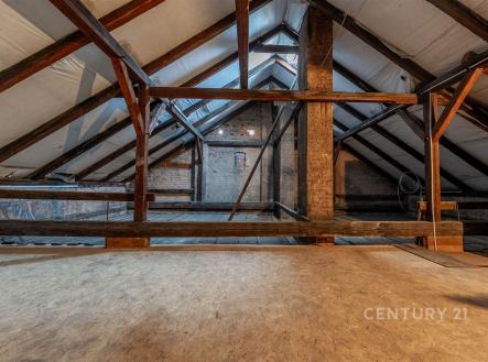 . | Prodej - nájemní dům, 455 m²