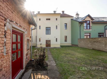 . | Prodej - nájemní dům, 455 m²