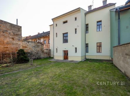 . | Prodej - nájemní dům, 455 m²