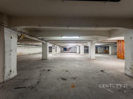 . | Pronájem - skladovací prostor, 700 m²