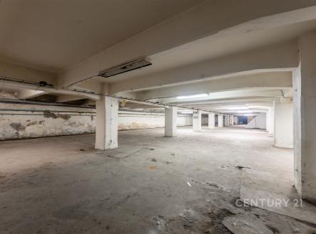 . | Pronájem - skladovací prostor, 700 m²