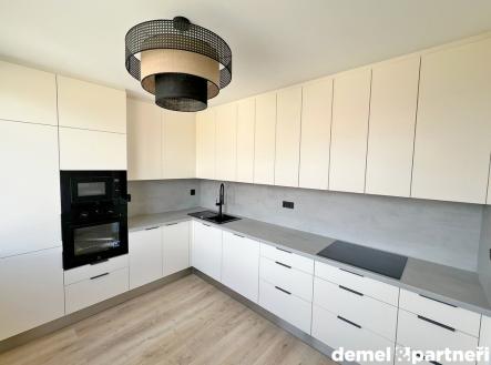 whatsapp-image-2025-05-19-at-14.21.19-2.jpeg | Pronájem bytu, 3+1, 85 m²
