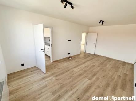 whatsapp-image-2025-05-19-at-14.21.18-3.jpeg | Pronájem bytu, 3+1, 85 m²