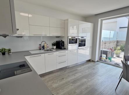 20260715_094529946_iOS | Pronájem bytu, 2+kk, 74 m²