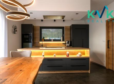 Prodej - dům/vila, 228 m² obrázek