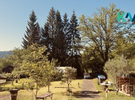 Pohled z okna na jižní stranu | Prodej - chata/rekreační objekt, 84 m²