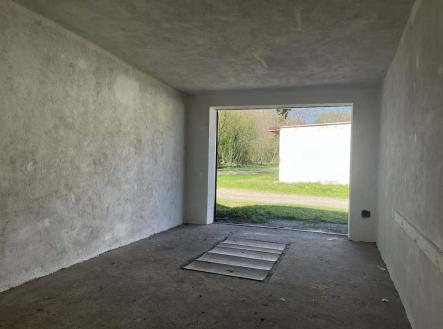 f8158eeb-4e53-4e2c-9951-9716c2564724.jpg | Pronájem - malý objekt/garáž