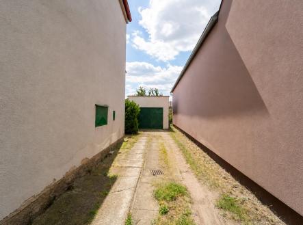 průjezd | Prodej - dům/vila, 152 m²