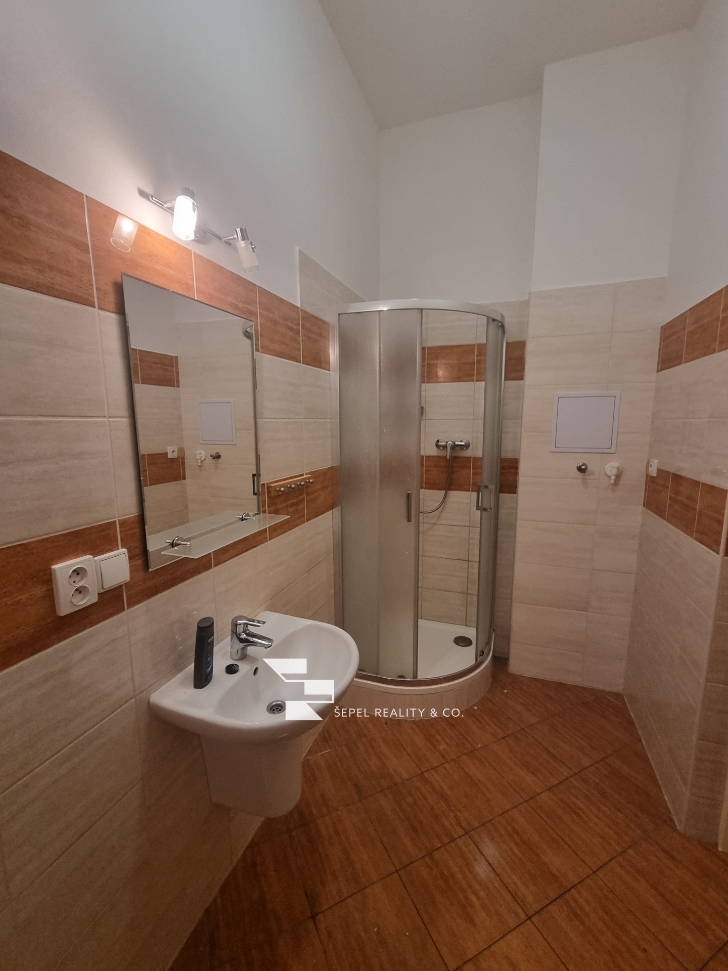 20260331_172417_resized