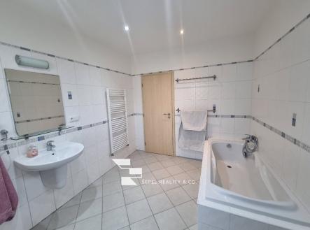 20260226_100518_resized | Pronájem - dům/vila, 172 m²