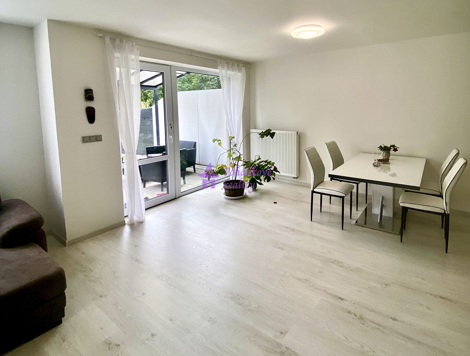 Pronájem domu, 154 m², 294 m² pozemek
