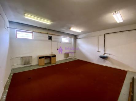 Pronájem - skladovací prostor, 62 m²